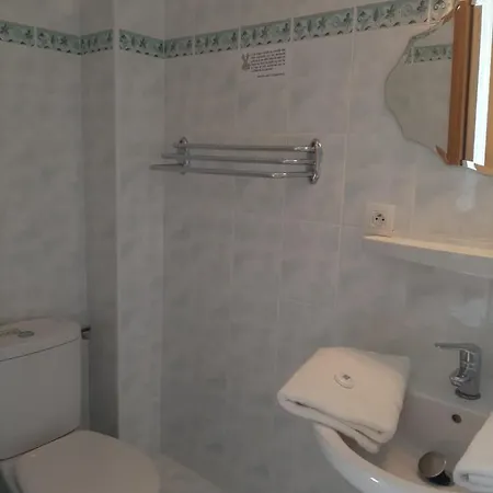 Des Pins Sarl Hotel 2*