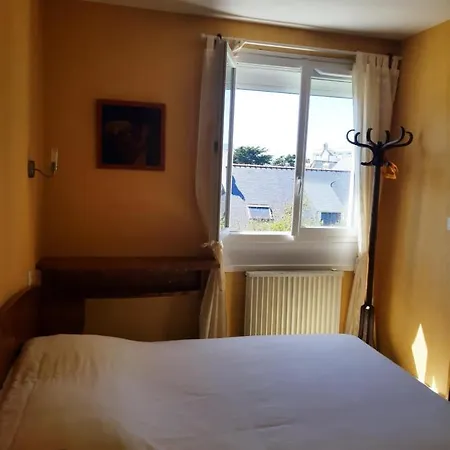 Des Pins Sarl Hotel 2*