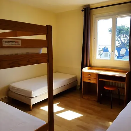 Hotel Des Pins Sarl 2*