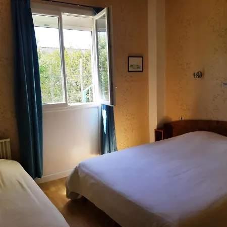 Hotel Des Pins Sarl 2*